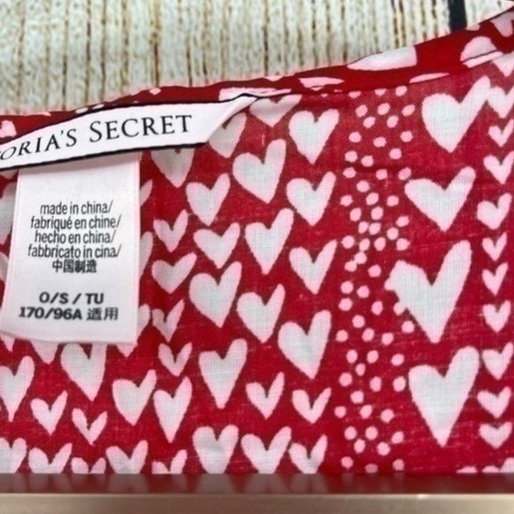 Victoria secrets Cover up red - Picture 3 of 3